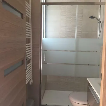 La Maison Parisienne Maison Deux Pièces à Louer Au Pied Du Métro Casa vacanze Maisons-Alfort